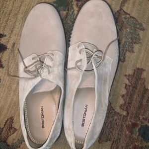 Bostonian tan shoes